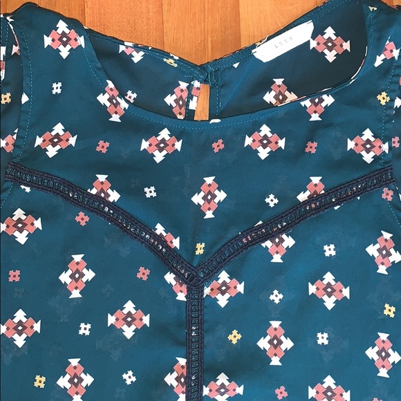 Lush Keyhole Blouse - Picture 2 of 5